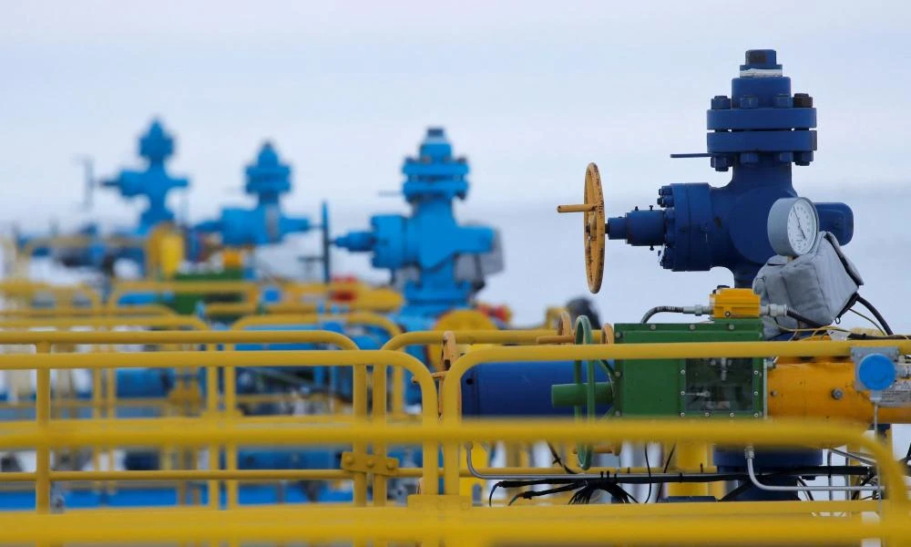 Gazprom: Απειλεί με μεταβολή των όρων των συμβολαίων προμήθειας φυσικού αερίου